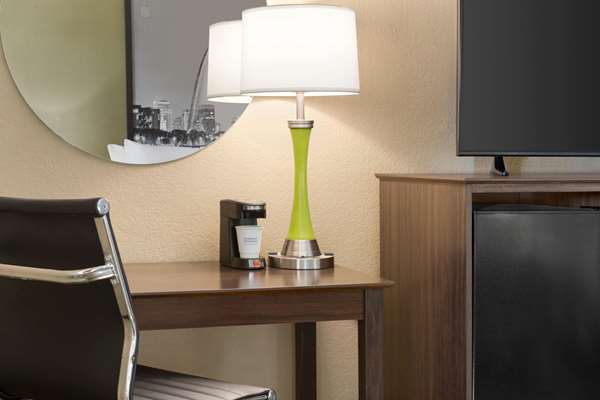  - Super 8 Hotel Miner Area Sikeston - I-55, Exit 67