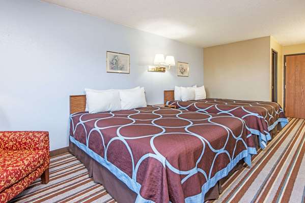  - Super 8 Hotel Sullivan