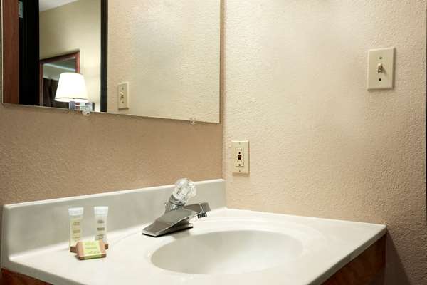  - Super 8 Hotel Macon