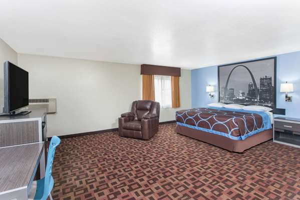 Suite - Super 8 Motel Moberly