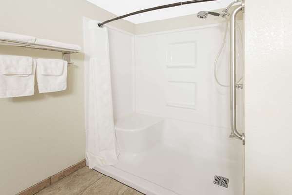  - Super 8 Motel Moberly