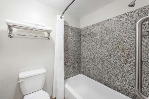  - Super 8 Motel Moberly