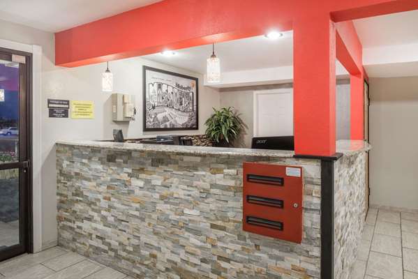  - Super 8 Motel Moberly