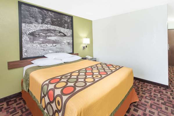  - Super 8 Motel Moberly