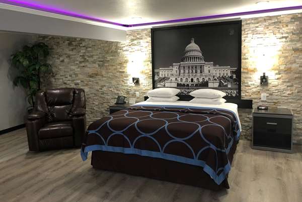 Suite - Super 8 Motel Moberly