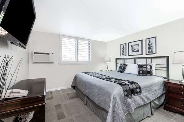  - Super 8 Hotel Deadwood