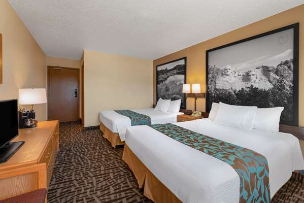  - Super 8 Hotel Mt Rushmore Hill City