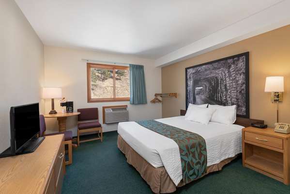  - Super 8 Hotel Mt Rushmore Hill City