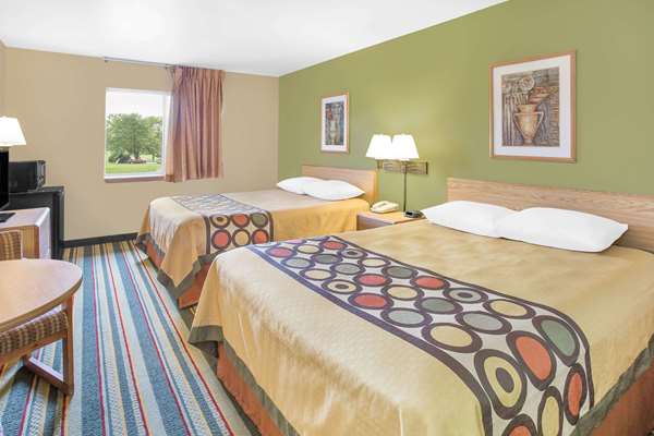  - Super 8 Hotel East Moline