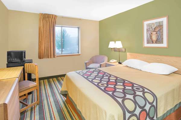  - Super 8 Hotel East Moline