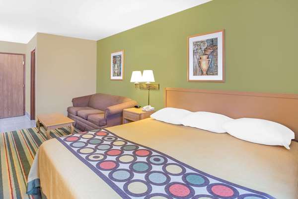  - Super 8 Hotel East Moline