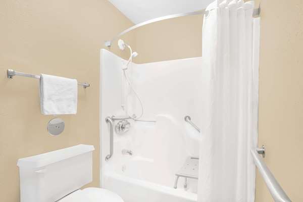  - Super 8 Hotel East Moline