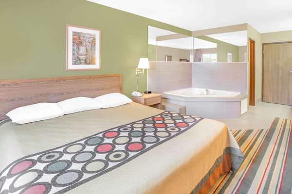 Suite - Super 8 Hotel East Moline