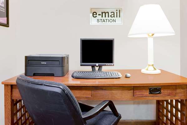 Conference Area - Super 8 Hotel Mitchell