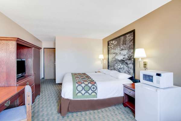  - Super 8 Hotel Mitchell