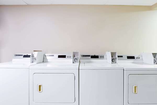 Amenities - Super 8 Hotel Mitchell