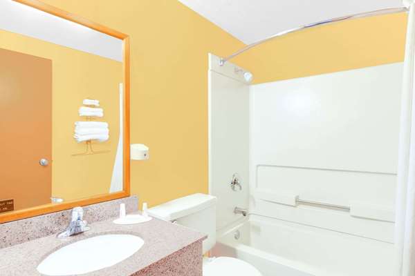  - Super 8 Hotel Mitchell