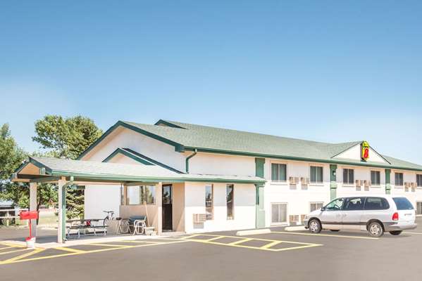 Exterior view - Super 8 Hotel Miller