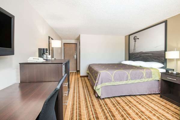  - Super 8 Hotel Miller