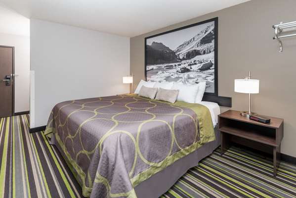  - Super 8 Hotel Airport Kalispell
