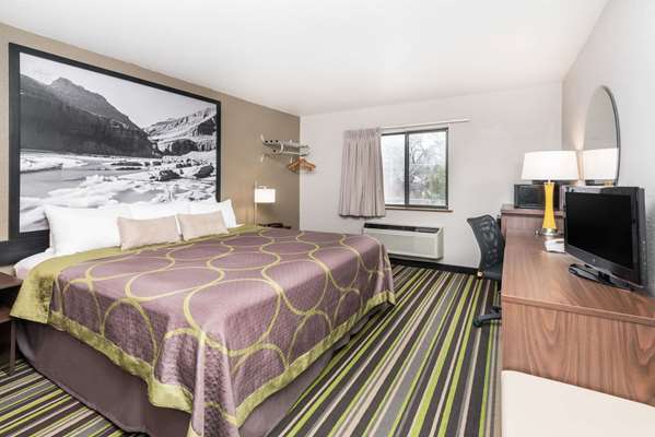  - Super 8 Hotel Airport Kalispell