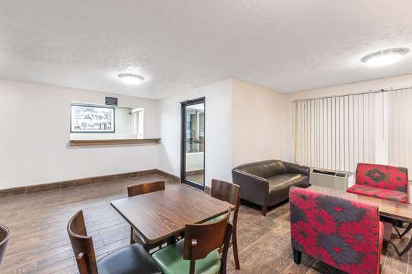  - Super 8 Hotel North Sioux City - I-29, Exit 2