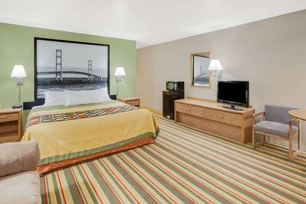 Suite - Super 8 Hotel Grayling - I-75, Exit 251
