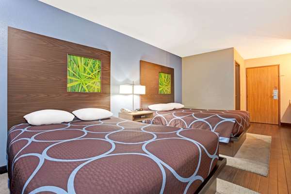  - Super 8 Hotel Airport Louisville - I-65, Exit 130