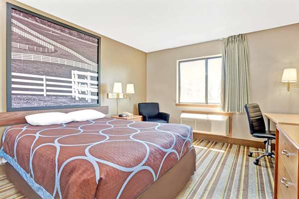  - Super 8 Hotel Airport Louisville - I-65, Exit 130