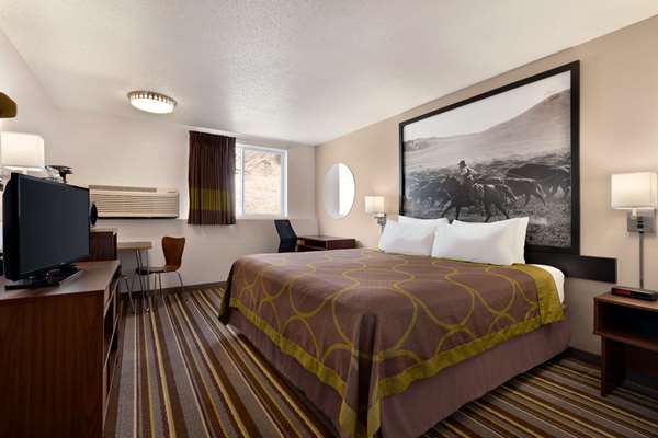 Suite - Super 8 Hotel Crazy Horse Area Custer