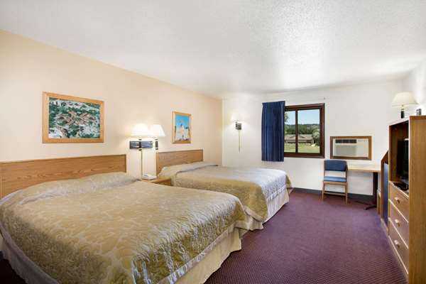  - Super 8 Motel Hot Springs