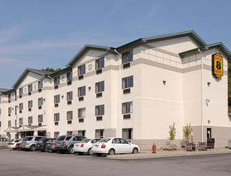 Exterior view - Super 8 Hotel Airport Manchester