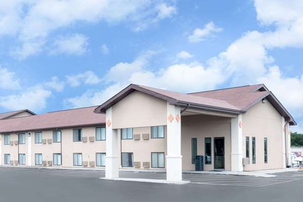 Exterior view - Super 8 Hotel Huron