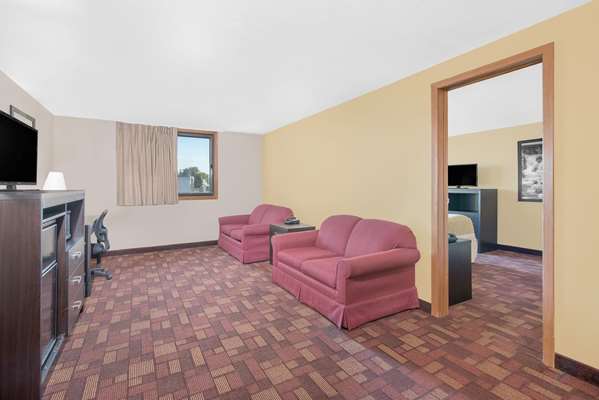 Suite - Super 8 Hotel Watertown