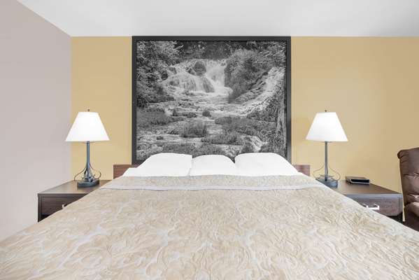  - Super 8 Hotel Watertown