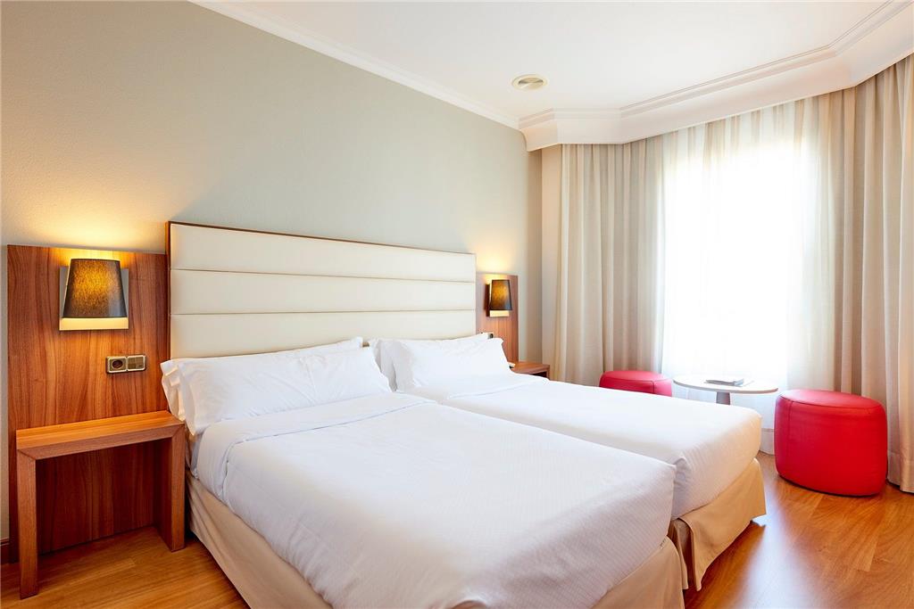 VIGO LOS GALEONES AFFILIATED BY MEL-guestroom-Guest Room,On-Site.jpg