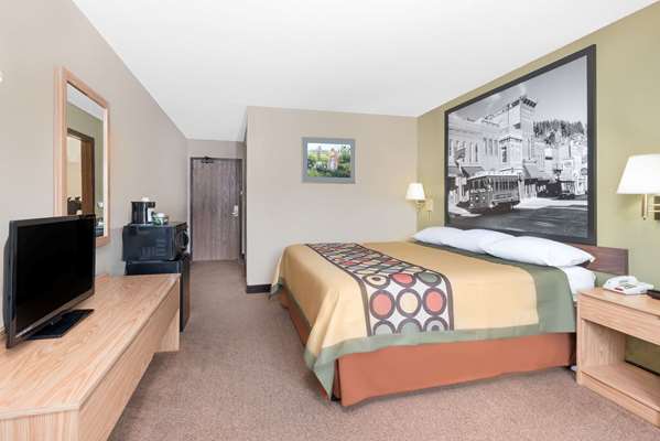  - Super 8 Hotel Winner