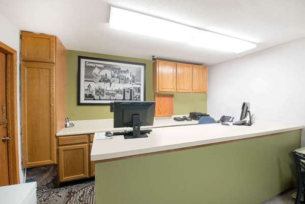  - Super 8 Hotel Winner