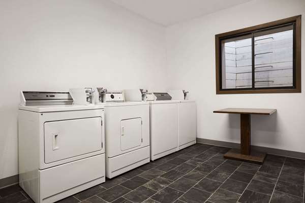  - Super 8 Hotel Sturgis - I-90, Exit 30