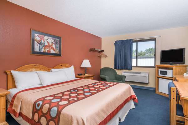  - Super 8 Hotel Baxter