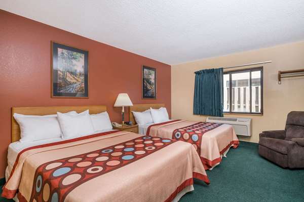  - Super 8 Hotel Baxter