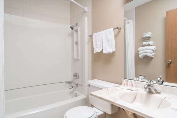  - Super 8 Hotel Baxter