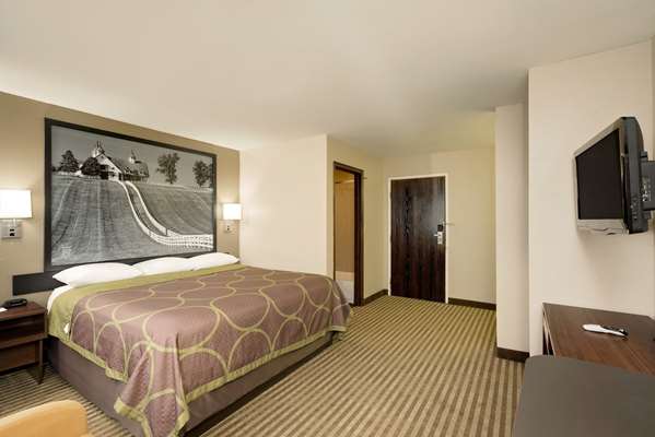  - Super 8 Hotel Lexington - I-75, Exit 110