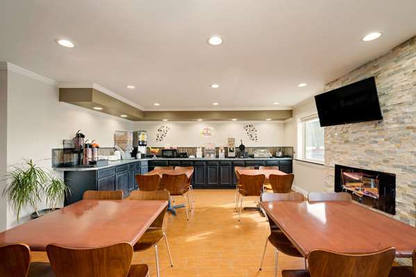  - Super 8 Hotel Lexington - I-75, Exit 110