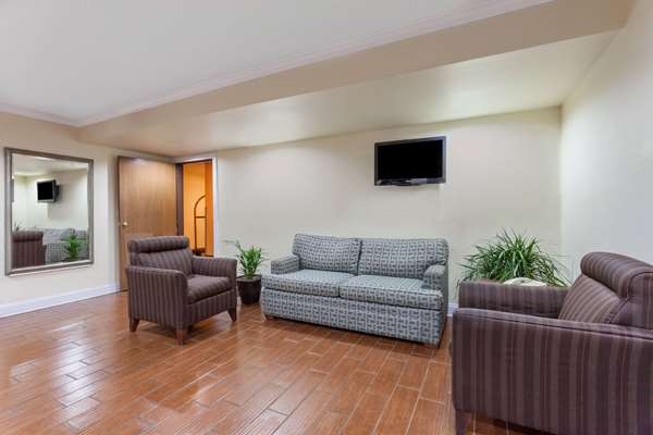  - Super 8 Hotel Lexington - I-75, Exit 110