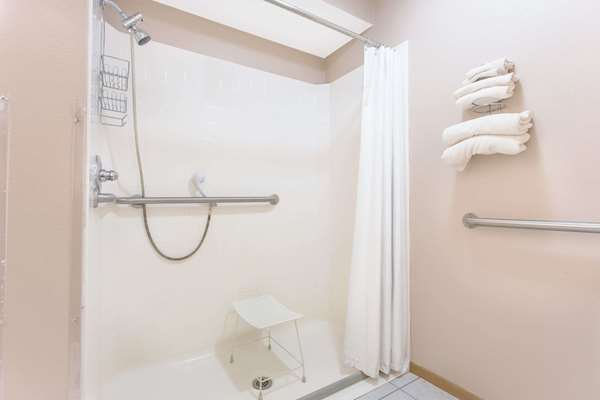  - Super 8 Hotel Austin