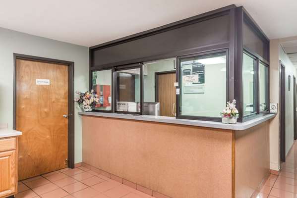  - Super 8 Hotel O'Fallon - I-70, Exit 216