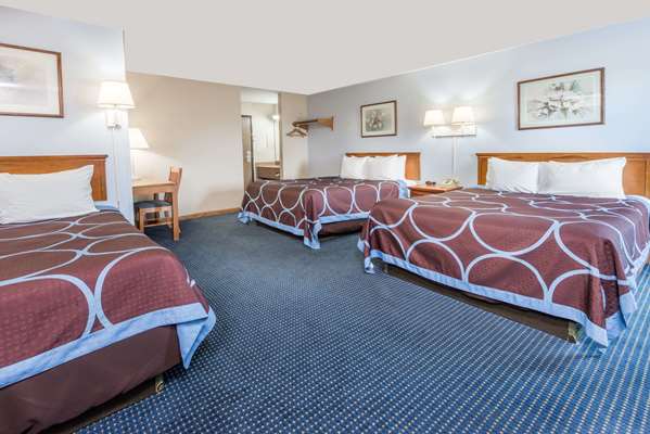  - Super 8 Hotel O'Fallon - I-70, Exit 216