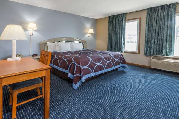 Suite - Super 8 Hotel O'Fallon - I-70, Exit 216