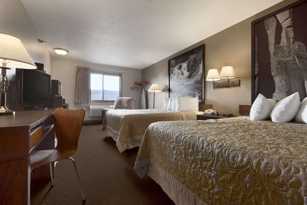 Suite - Super 8 Hotel 41st Street Sioux Falls - I-29, Exit 77